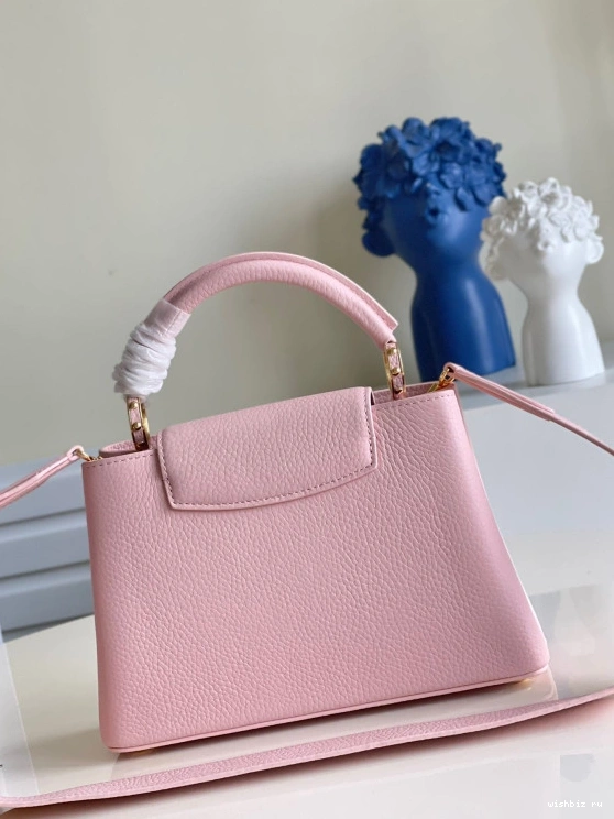 WIS CAPUCINES VUITTON LOUIS BB 1022